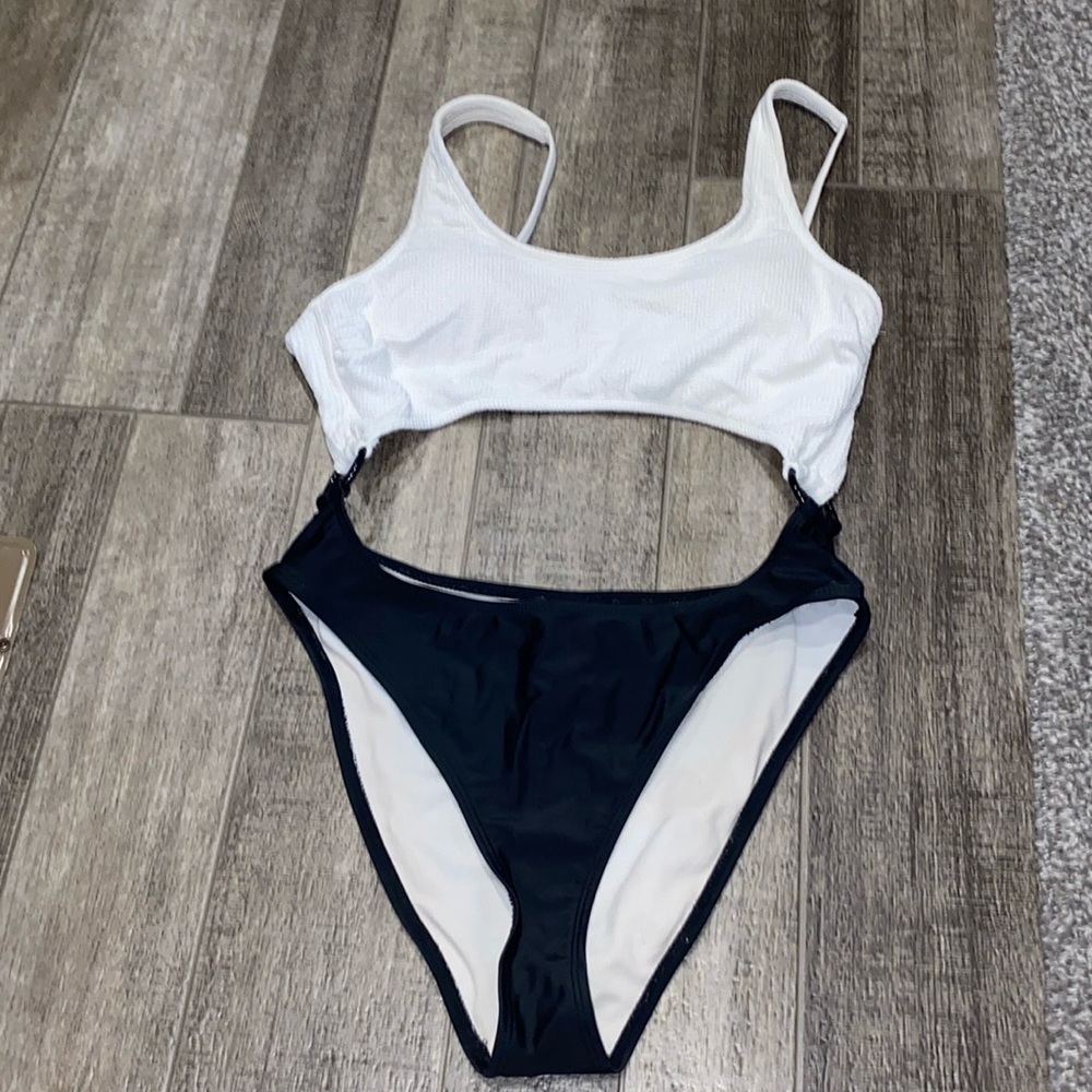 FOREVER 21 monokini